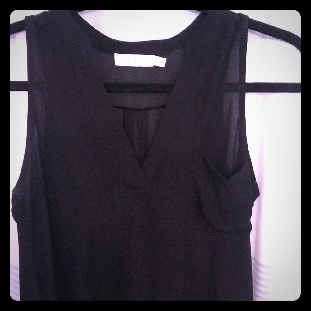 NEW LUSH sleeveless high/low w pocket xs